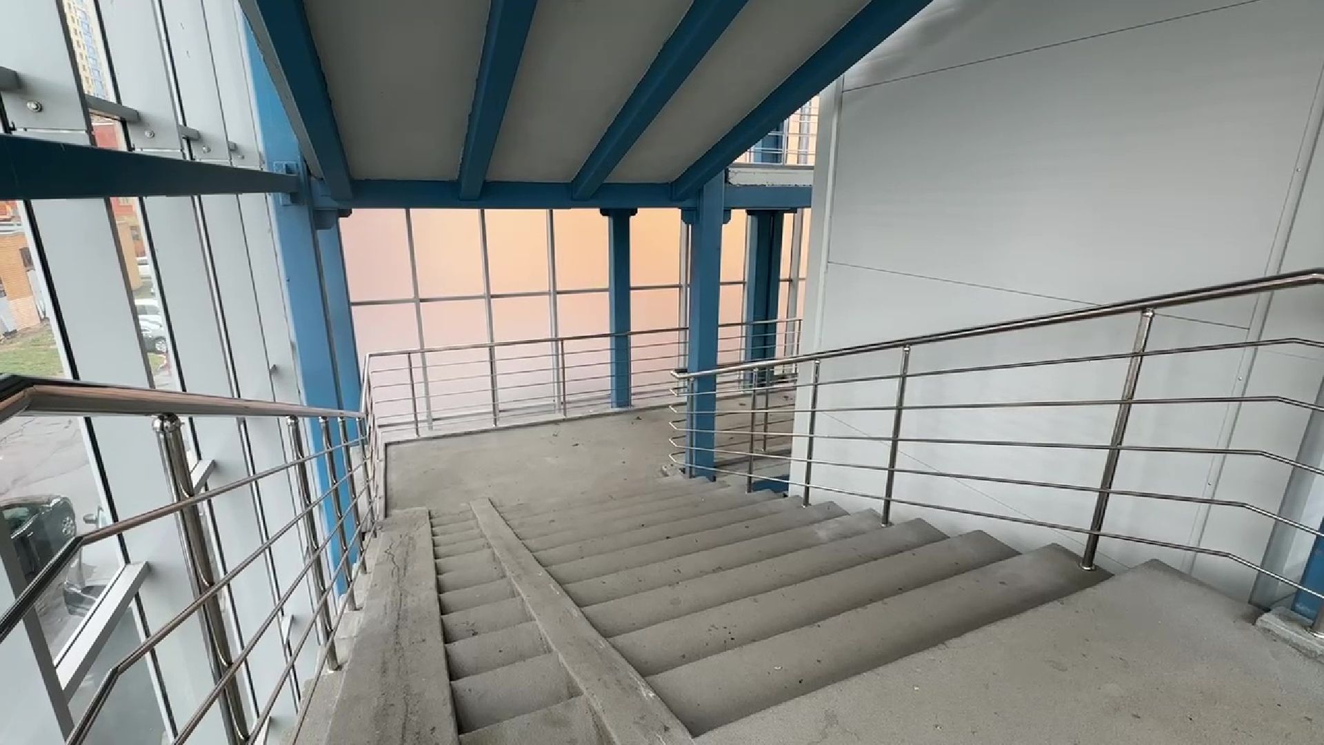 Реутов, переход, стекла, темнота, свет, пленка,