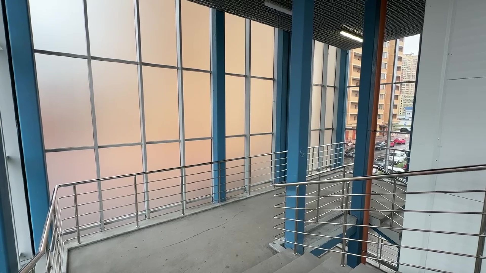 Реутов, переход, стекла, темнота, свет, пленка,