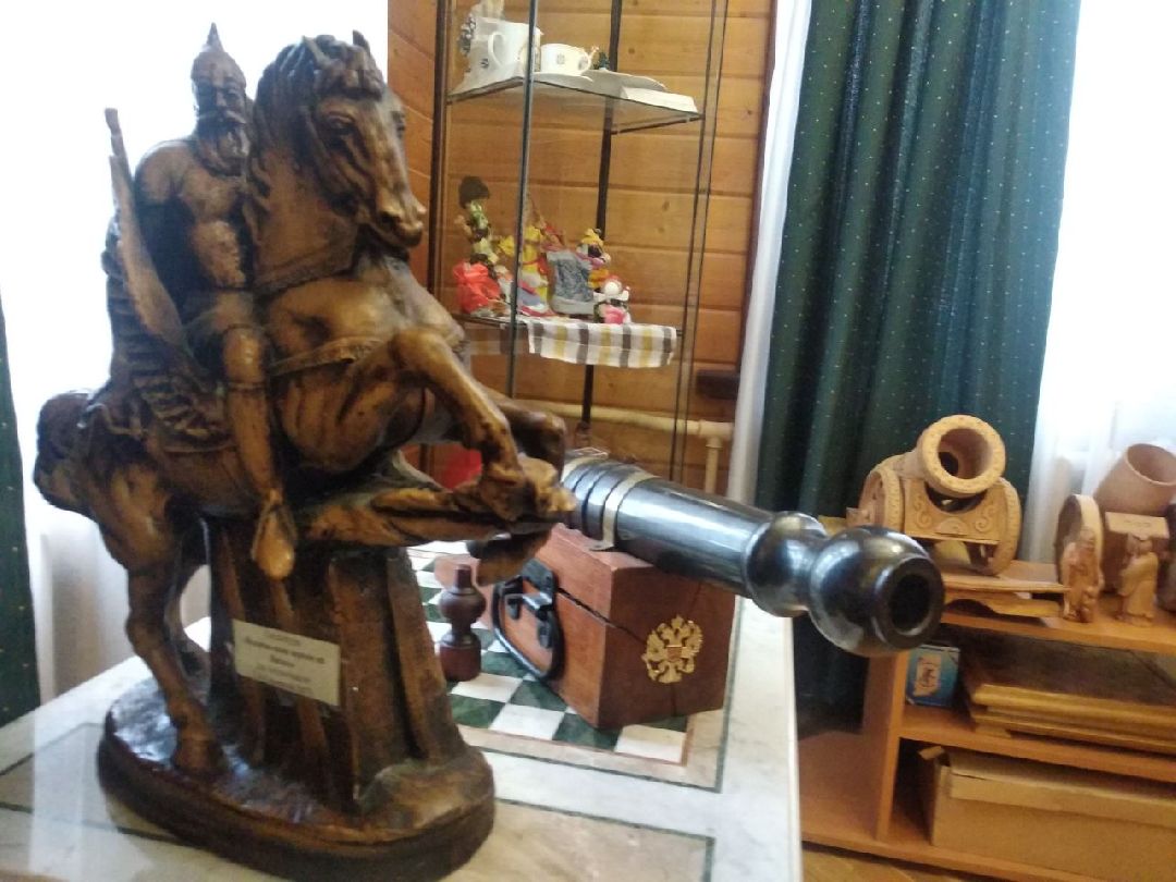 Дмитров, общество