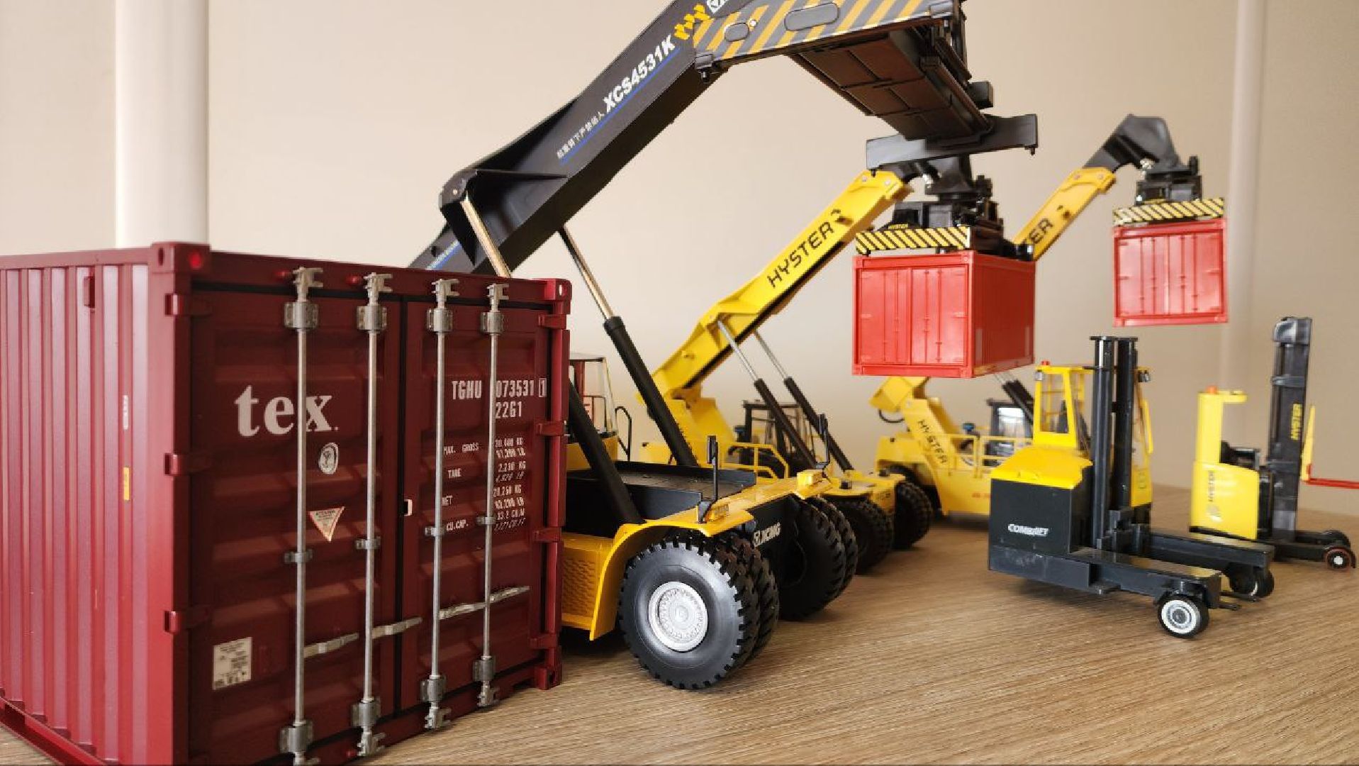 Дмитров, ТЛЦ Белый Раст, Мининвест,