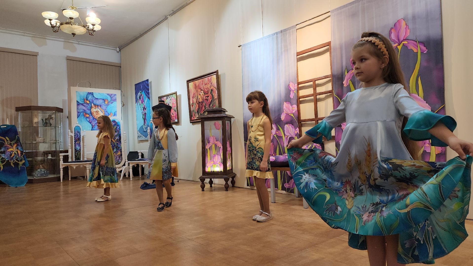 павловский посад, городской округ павловский посад, люди, выставка, шёлк, коллекции, мода,