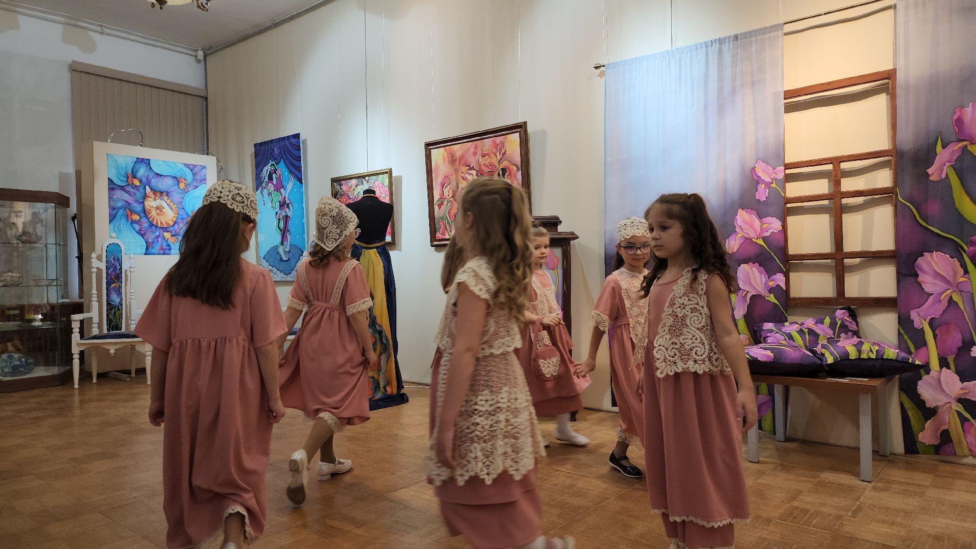 павловский посад, городской округ павловский посад, люди, выставка, шёлк, коллекции, мода,