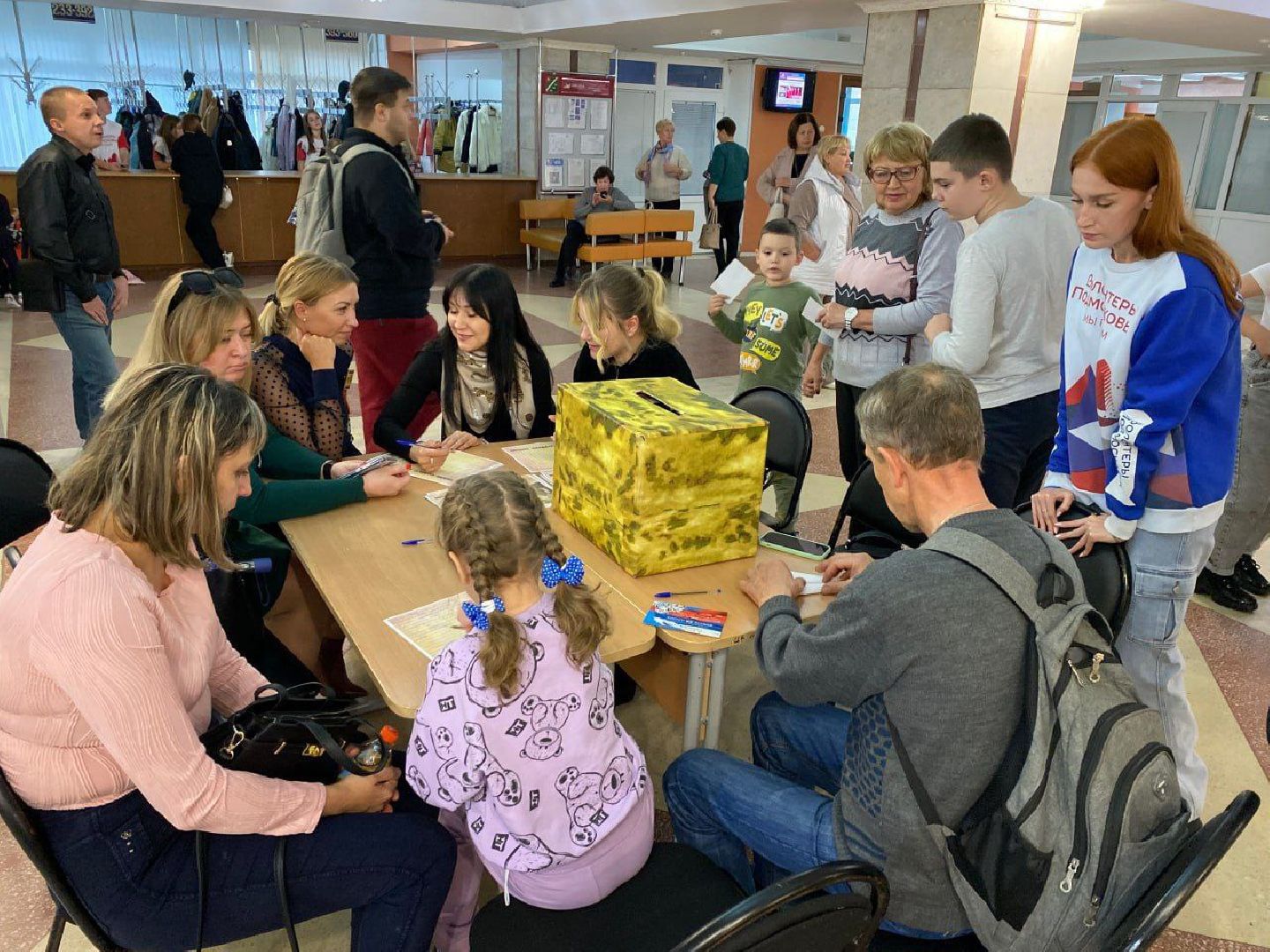 наро-фоминск, патриотическая акция, Комитет семей воинов Отечества, Вместе zа наших, помощь бойцам СВО, своих не бросаем, наро-фоминский городской округ, маскировочные сети,