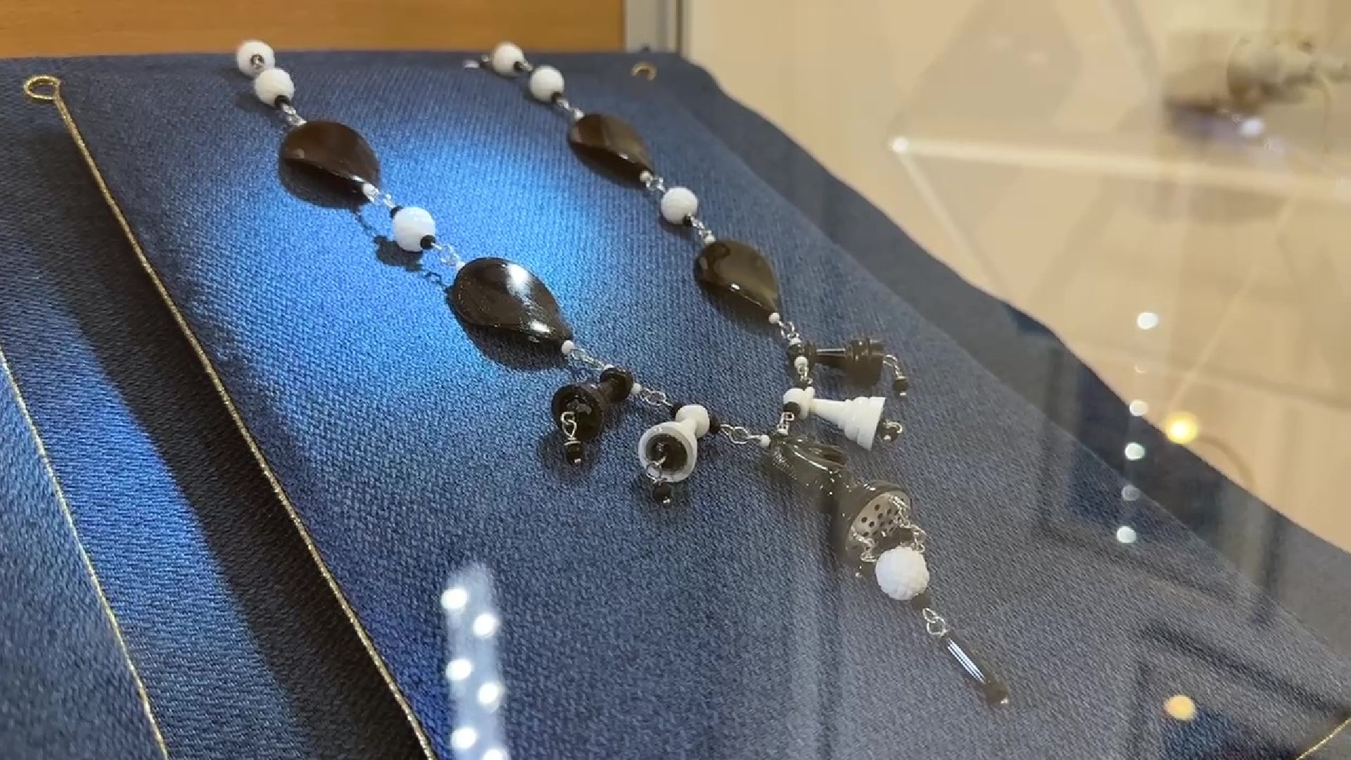 Реутов, музей, выставка, золотное шитье, бисер, пайетки,