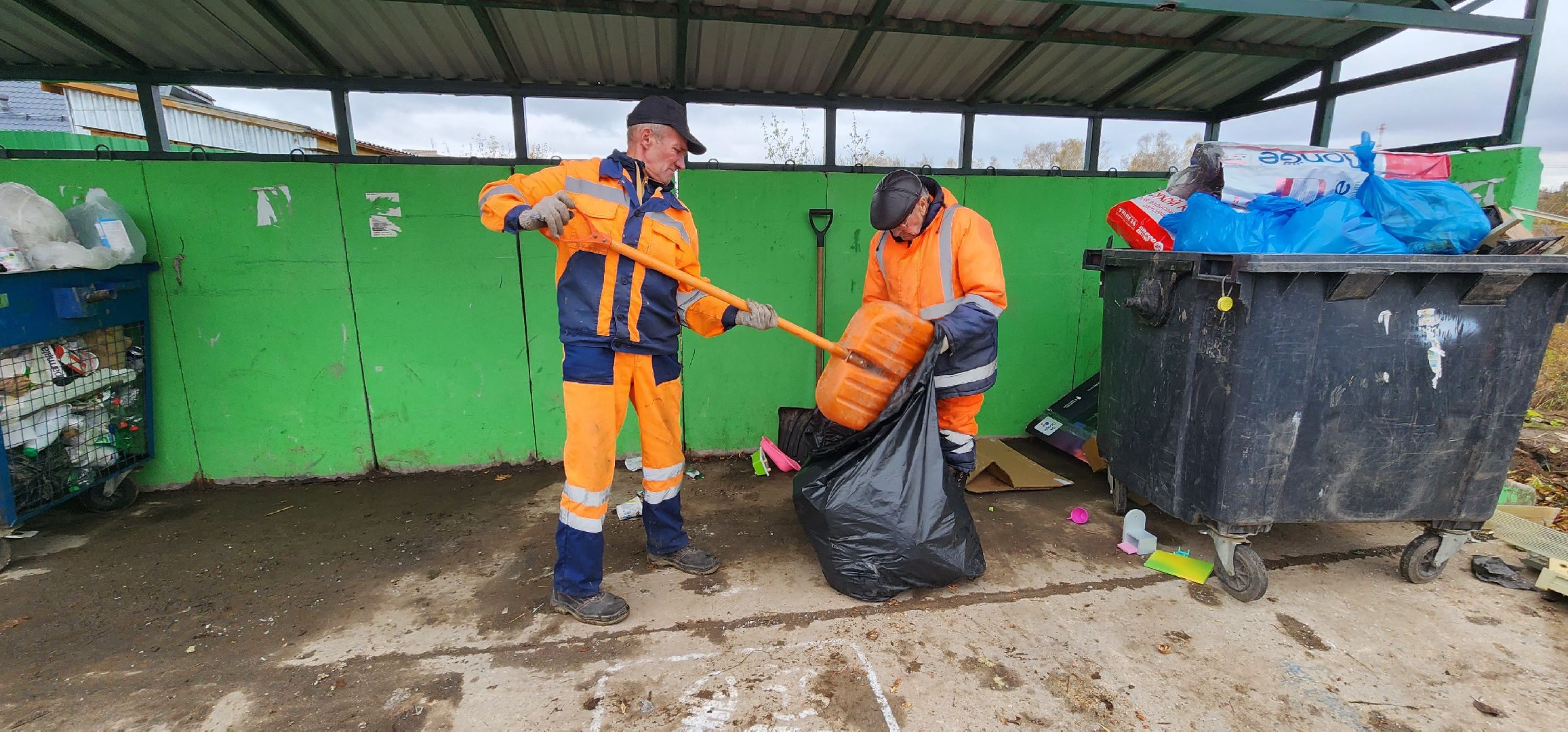 деревня Вяльково, много мусора, Домодедово,