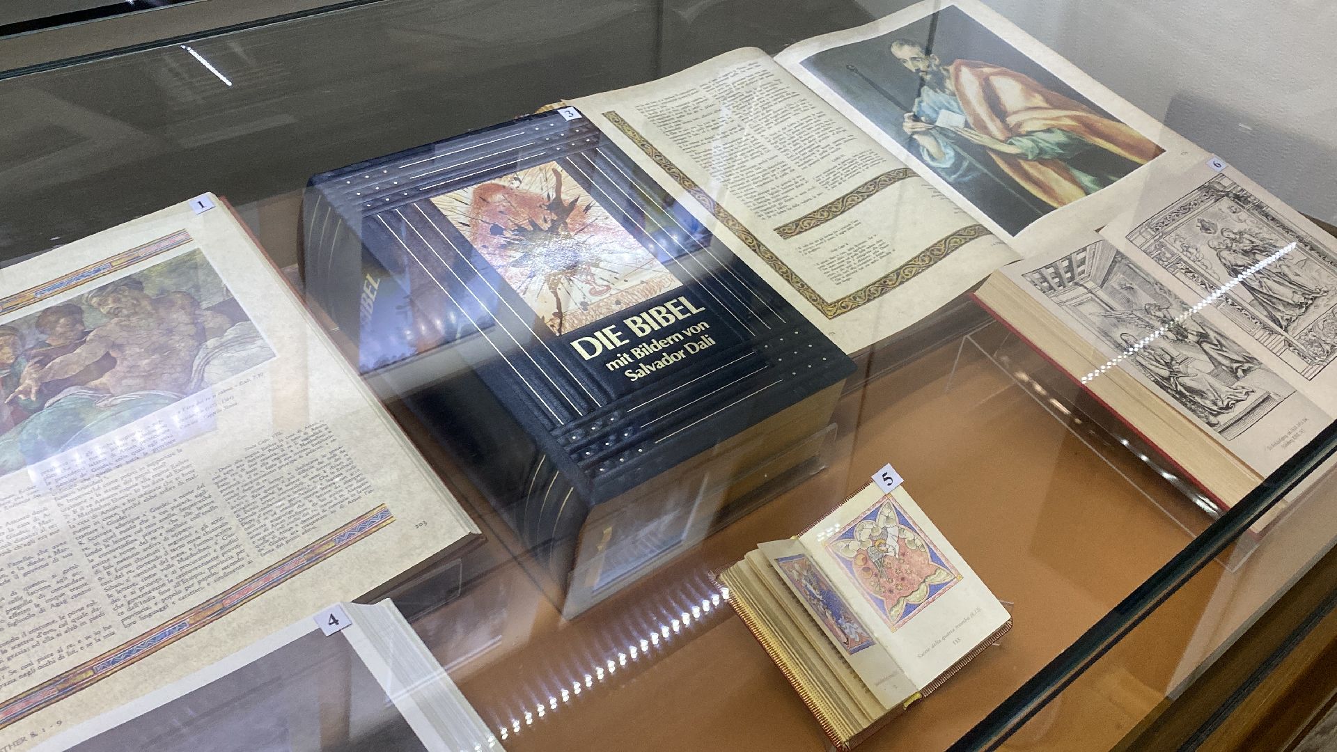 волоколамск, теряево, музей, коллекция, библия, монастырь, рукопись,