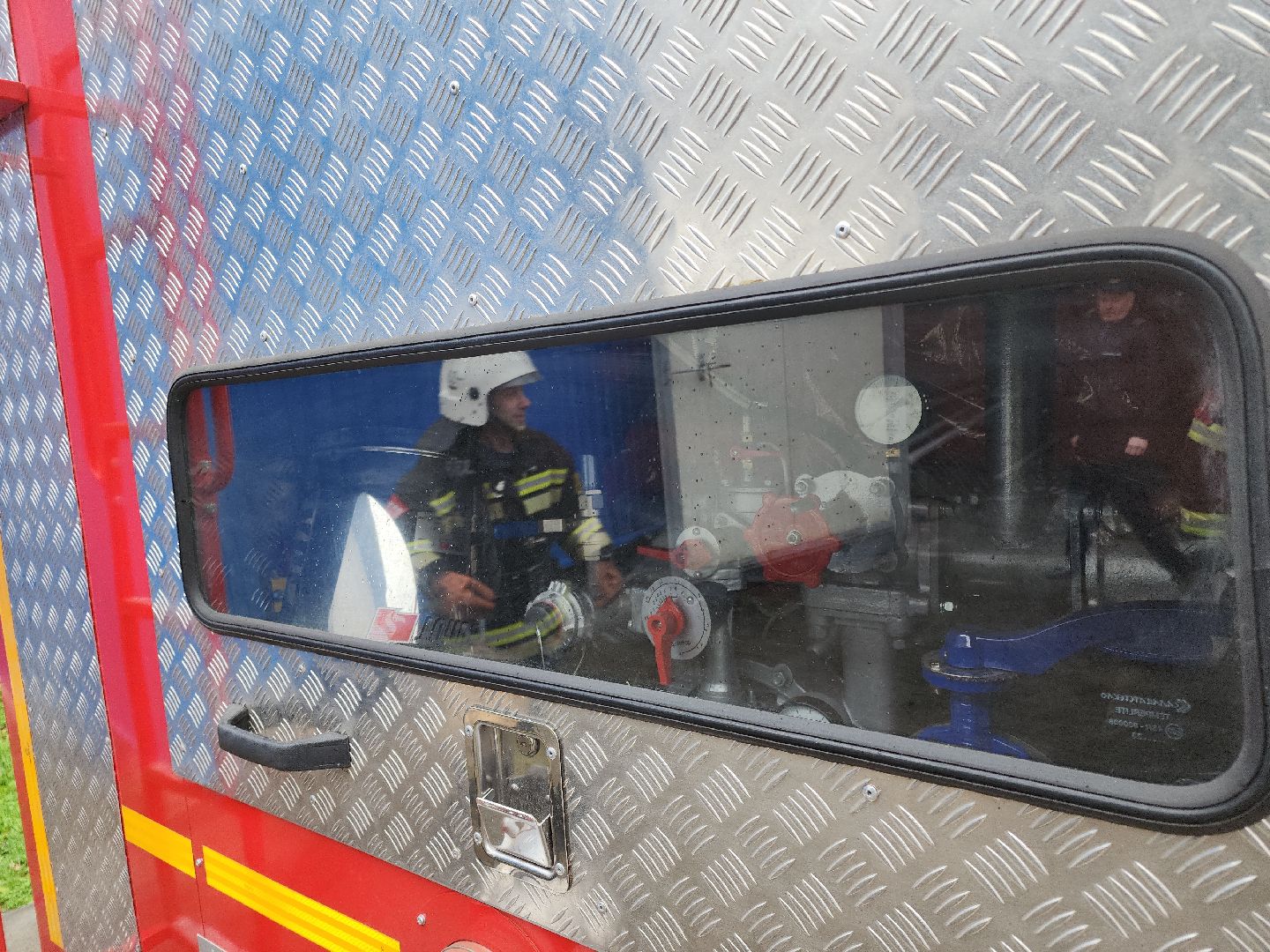 кашира, пожарно-спасательная часть, пожарная машина, автоцистерна, тушение пожаров, грубые водители,