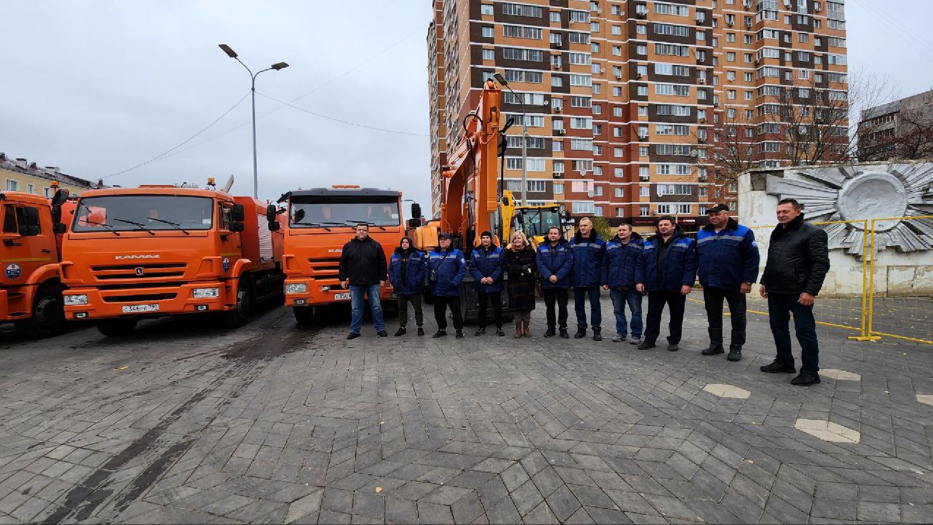 ЖКХ, коммунальное хозяйство, коммунальщики, уборка дворов, смотр техники, Лосино-Петровский, ГУСТ,