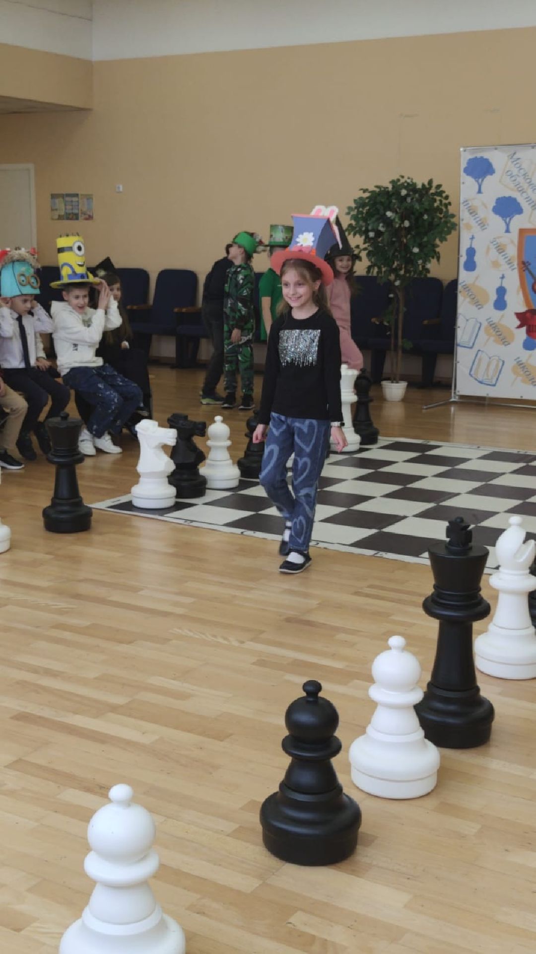 Реутов, образование, школа, конкурс, показ шляп, головной убор, стиль, мода