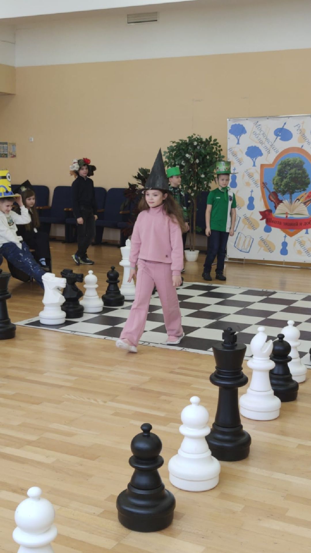 Реутов, образование, школа, конкурс, показ шляп, головной убор, стиль, мода