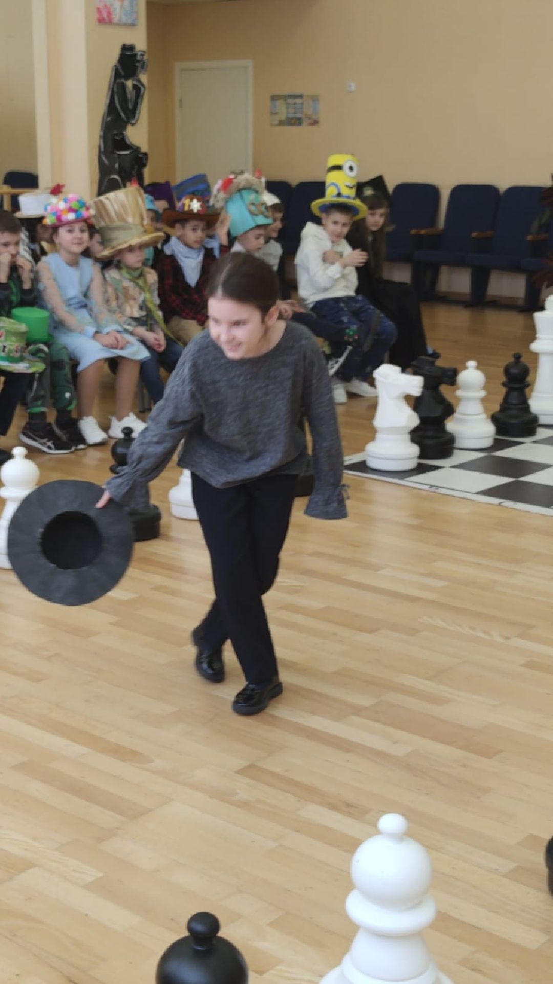 Реутов, образование, школа, конкурс, показ шляп, головной убор, стиль, мода