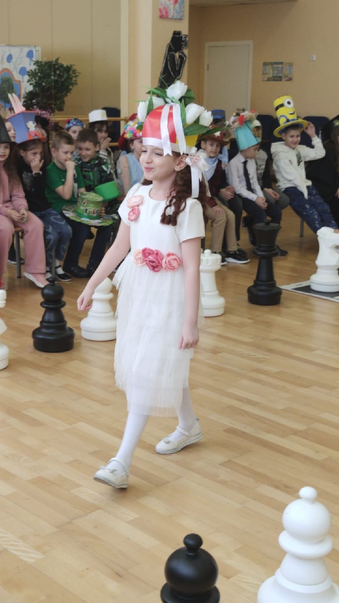 Реутов, образование, школа, конкурс, показ шляп, головной убор, стиль, мода