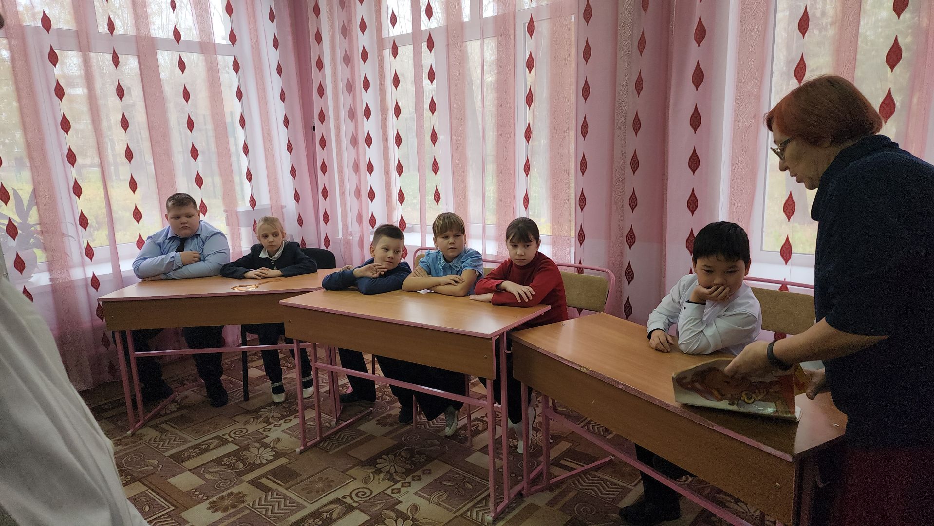 школа-интернат, шатура, городской округ люди, читатели, библиотекарь,