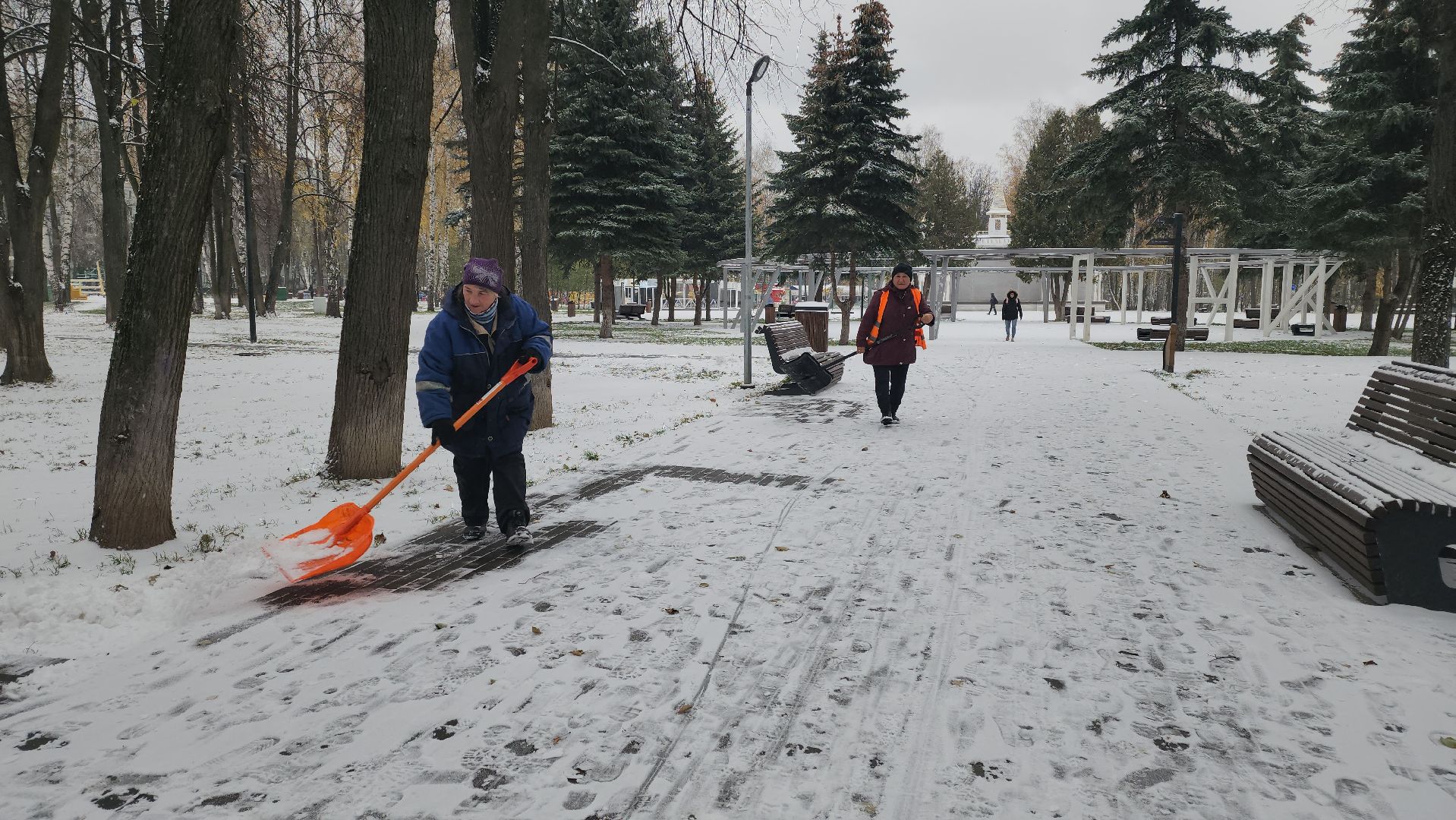 Пушкино, Первый снег, Городской округ Пушкинский, ЖКХ, уборка снега, Зима в Подмосковье, общество, дети, люди,