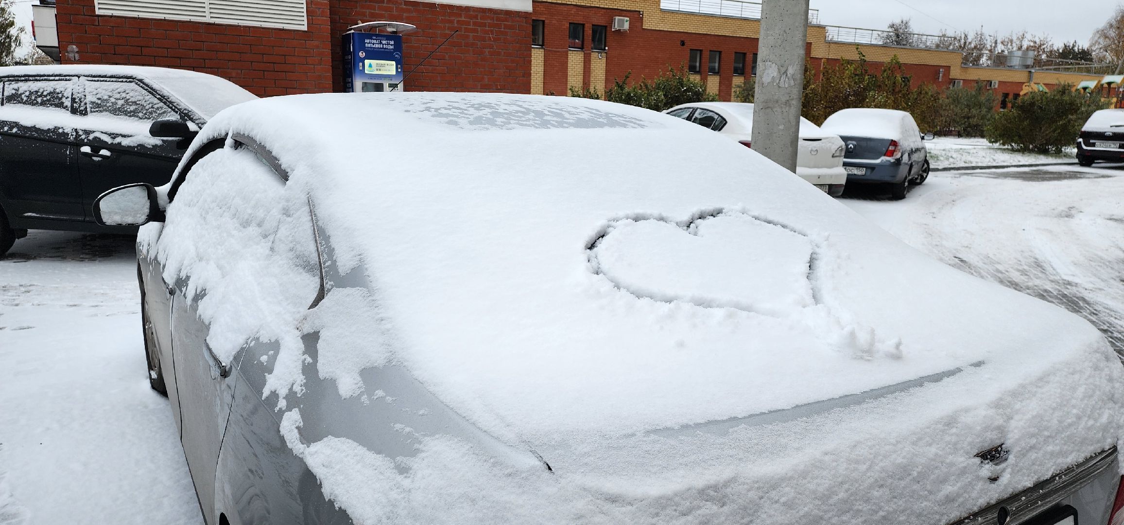 первый снег, уборка дорог, аэропорт Домодедово,
