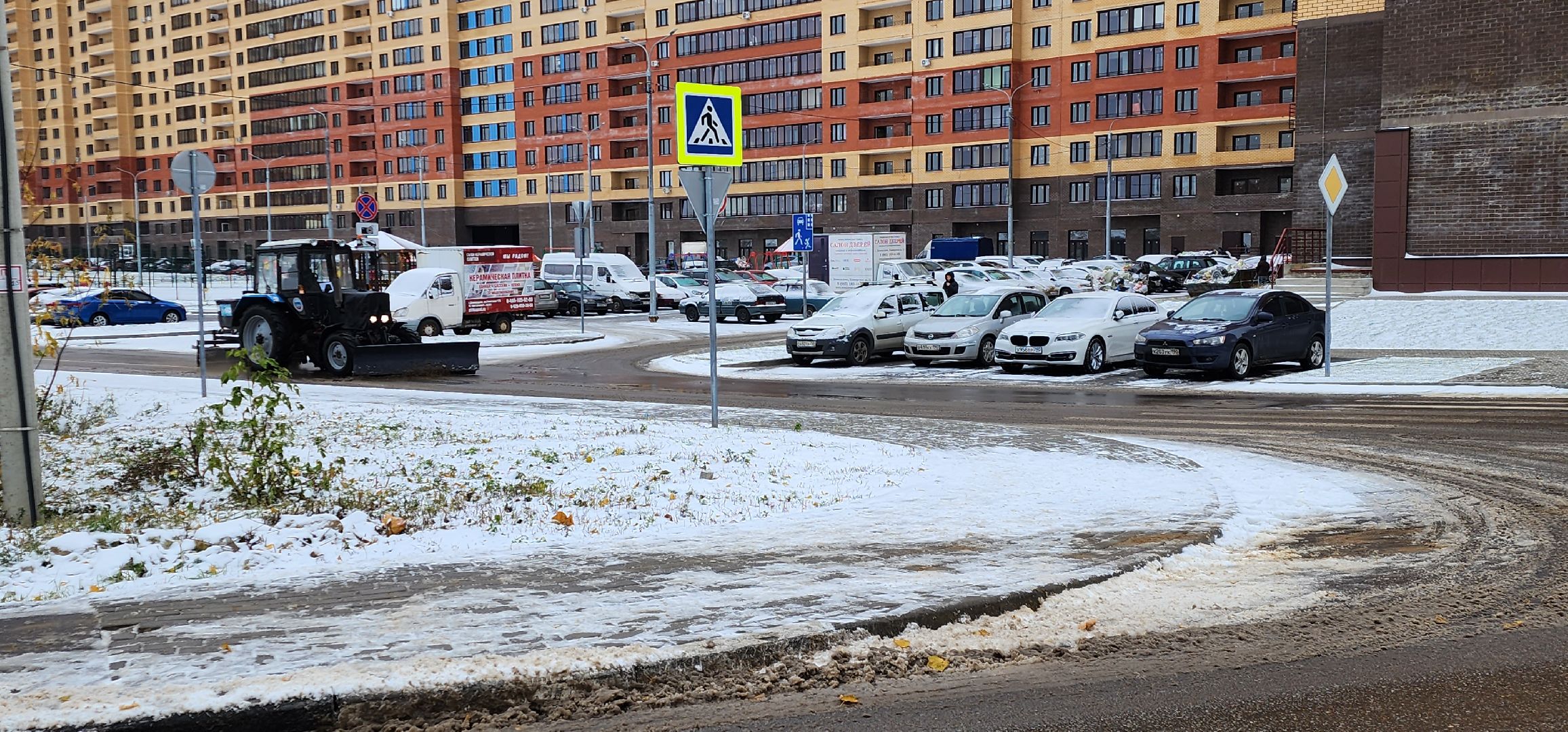 первый снег, уборка дорог, аэропорт Домодедово,