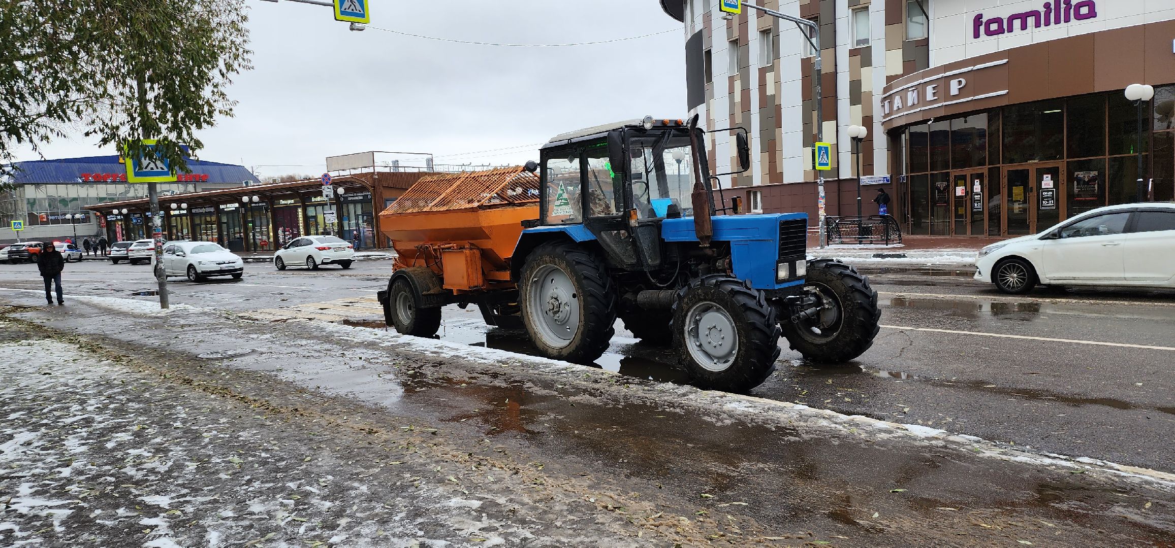 первый снег, уборка дорог, аэропорт Домодедово,