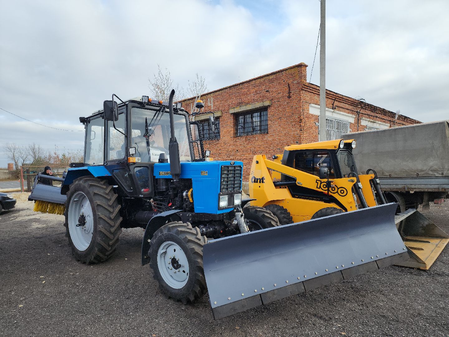 кашира, жкх, мбу благоустройство, уборочная техника, Белорус, мини-погрузчик,