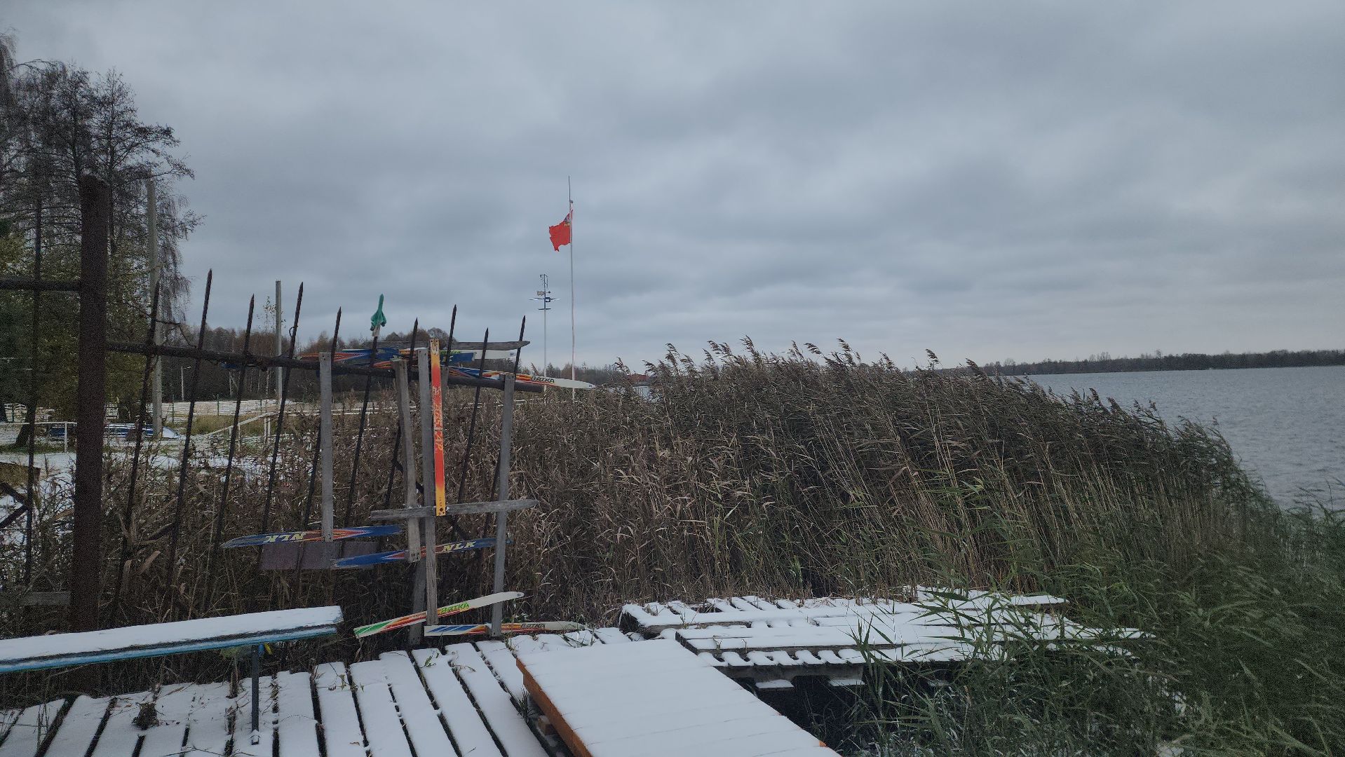 моржевание, закаливание, ЗОЖ, первый мороз, первый снег, выживший, ледяная вода, зимняя природа, зимнее озеро,