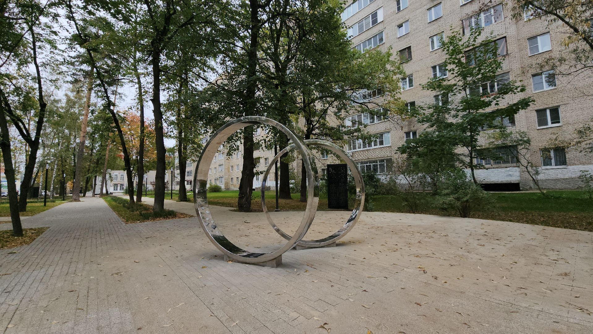 Пушкино, ЗАГС, молодожены, сквер, городская среда, общество, люди, семья, дети,