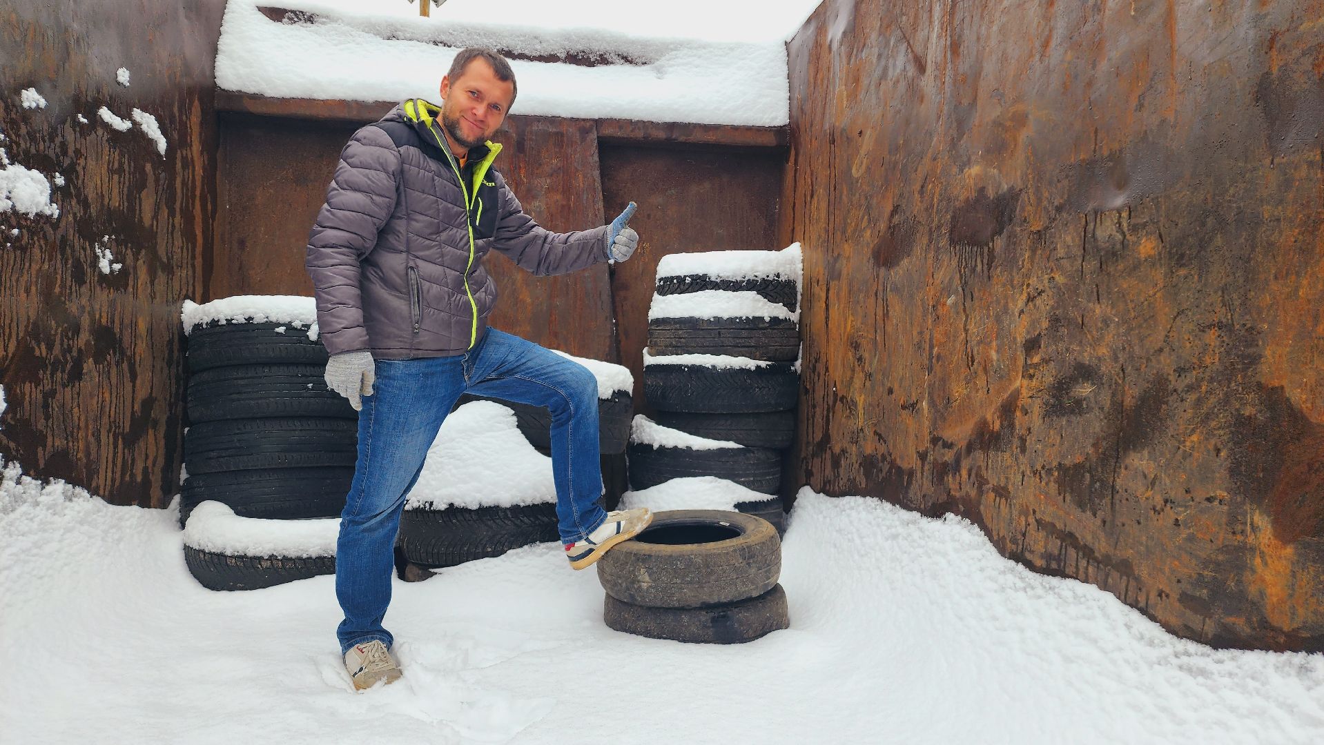 мегабак, экология, экоакция, экоинициатива, домодедово, подмосковье, вторсырье, переработка, отработанные шины, колеса, утилизация шин,