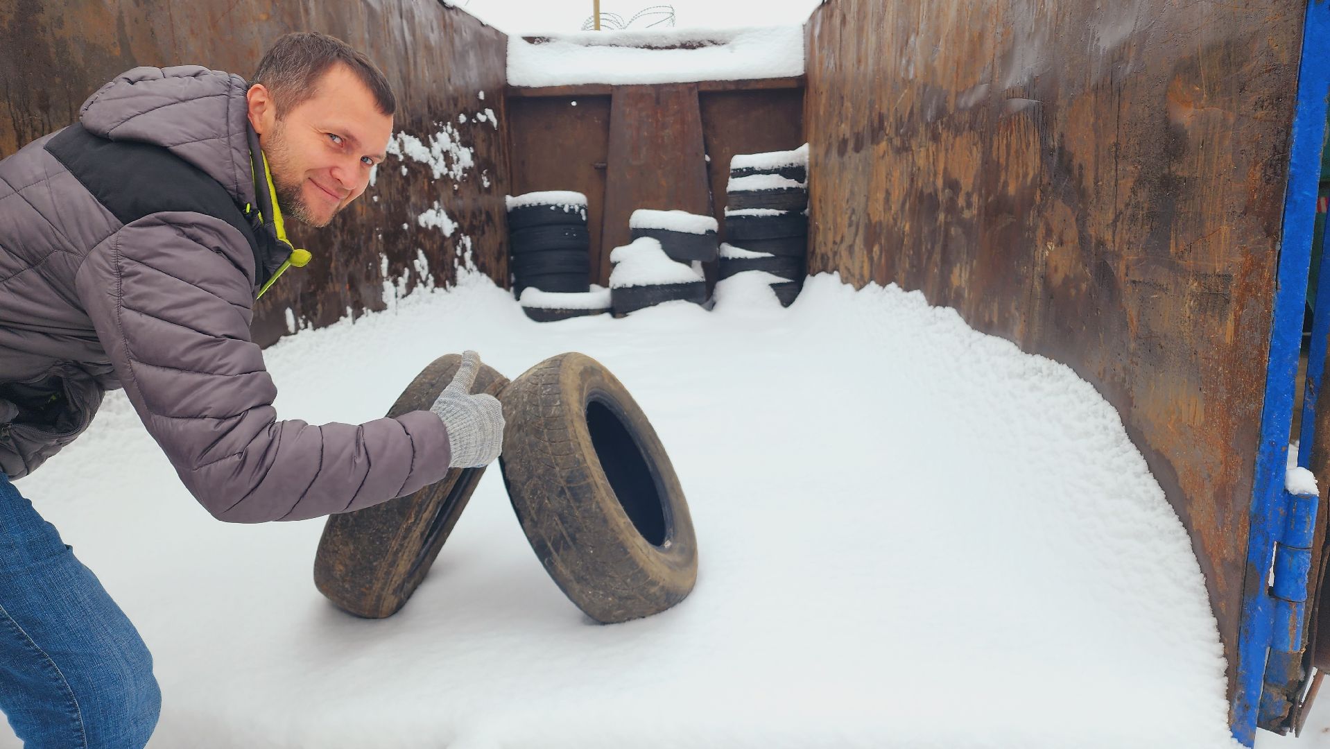 мегабак, экология, экоакция, экоинициатива, домодедово, подмосковье, вторсырье, переработка, отработанные шины, колеса, утилизация шин,