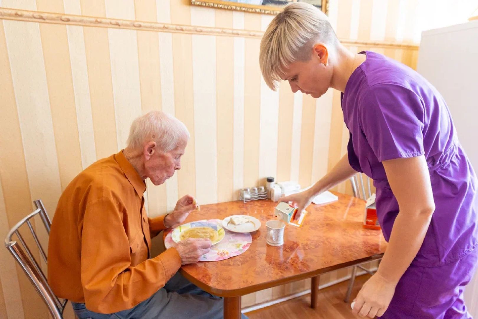 долговременный уход, социальная помощь, социальное обслуживание, помощник по уходу, КЦСОИР, орехово-зуево,