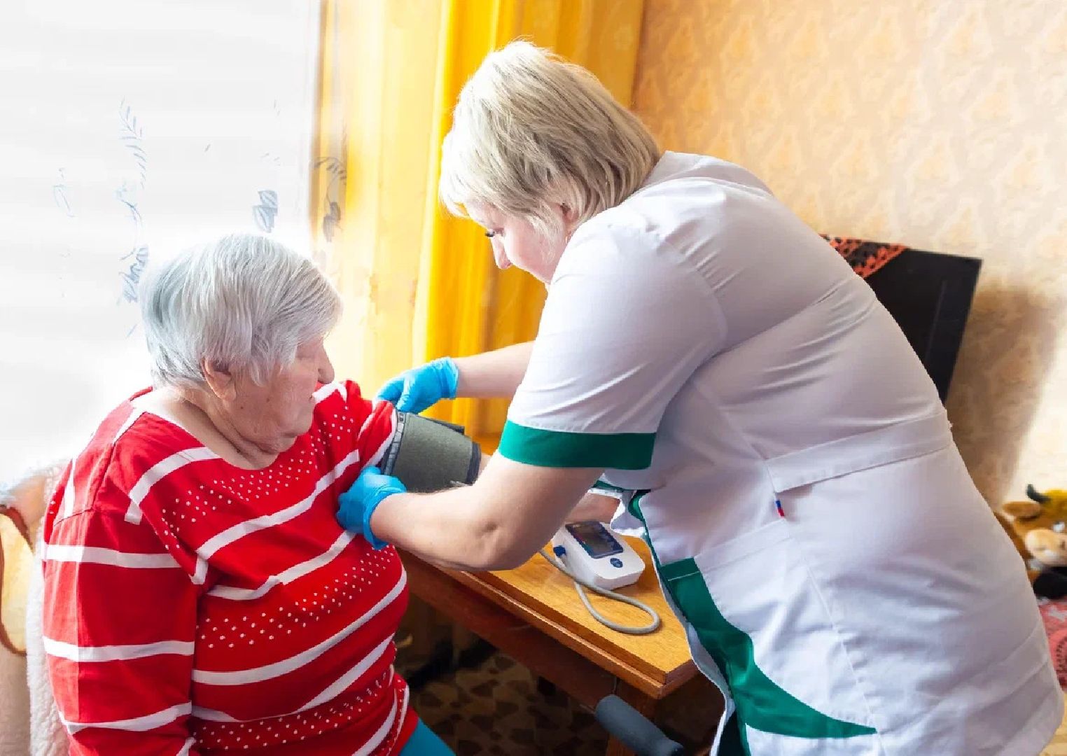 долговременный уход, социальная помощь, социальное обслуживание, помощник по уходу, КЦСОИР, орехово-зуево,