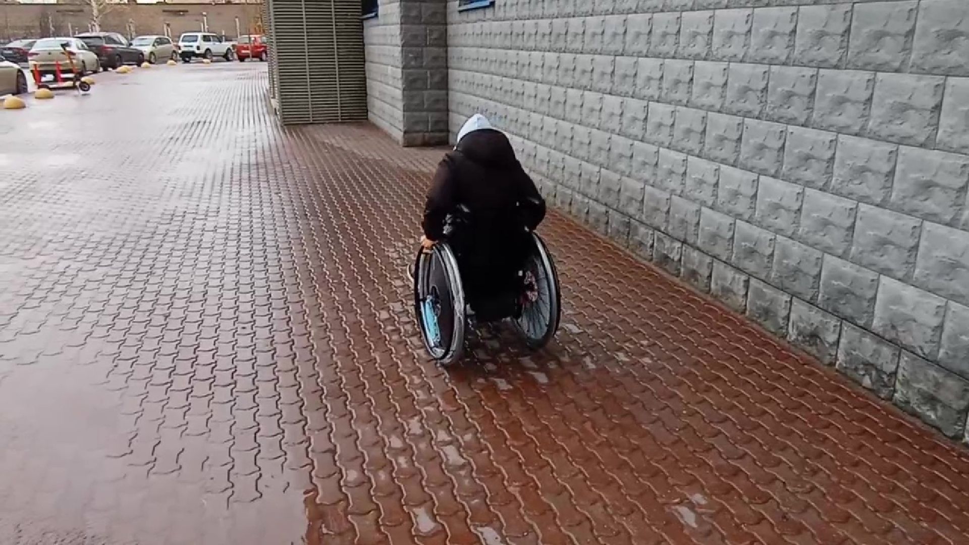 Реутов, добрый вещи, благотворительность, проект, коляска инвалиду,