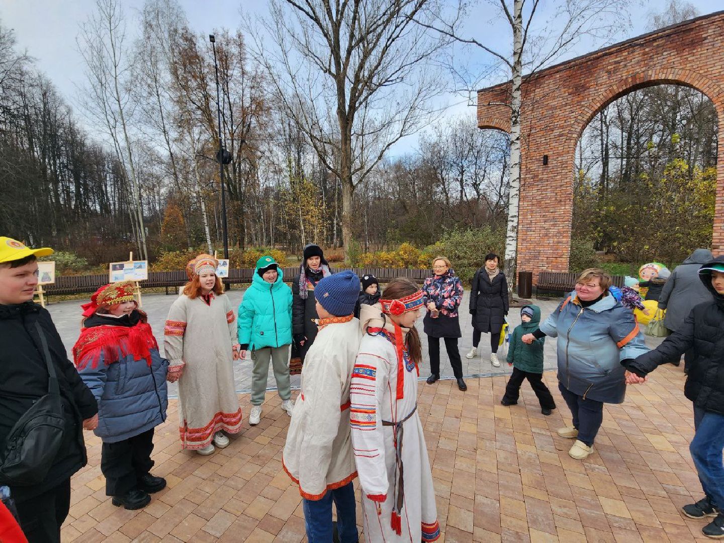 день народного единства, мытищи, парк мира, центральный парк Мытищи, шаман,