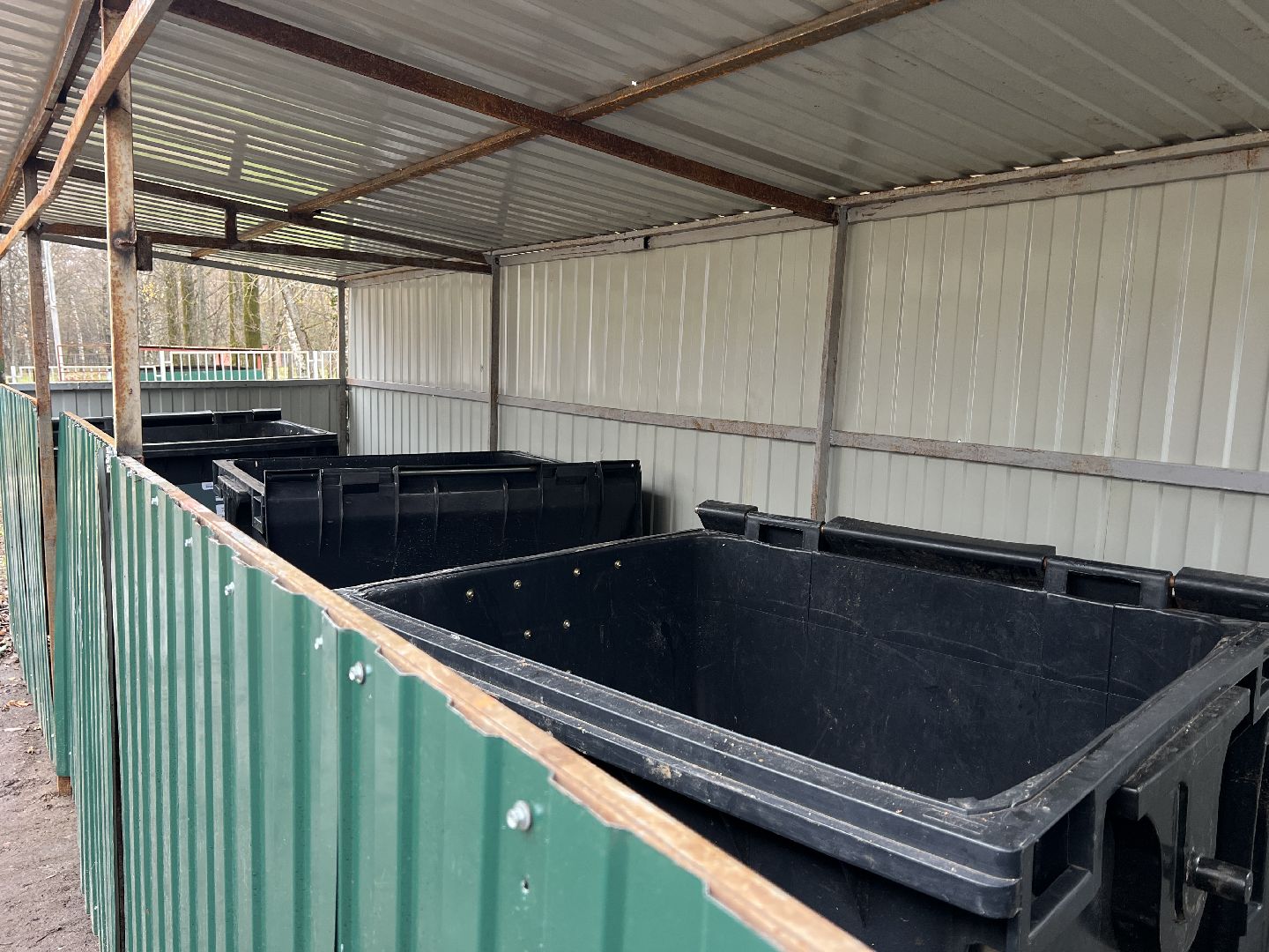 солнечногорск, благоустойство, контейнерная площадка, мусорные контейнеры,