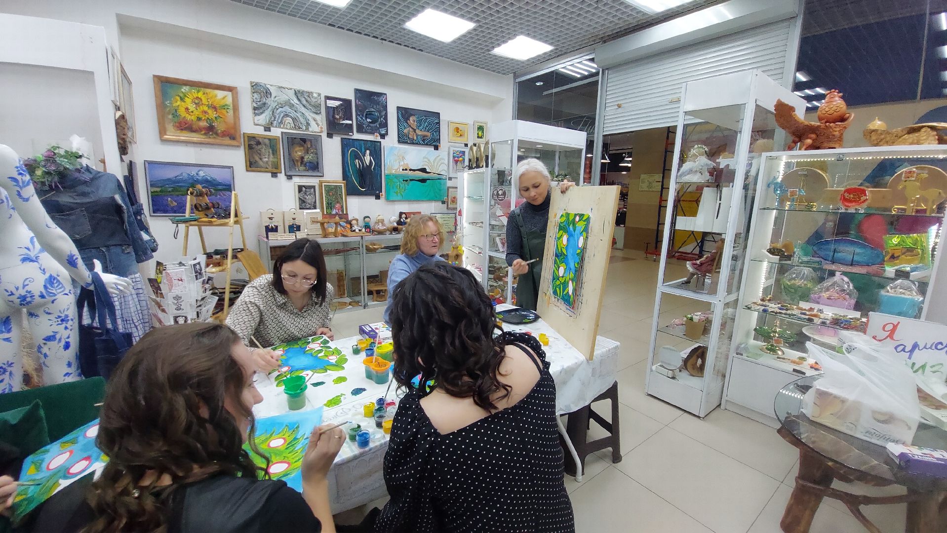 сво, союз женщин россии, арт-терапия, искусство, картина, художник, история,