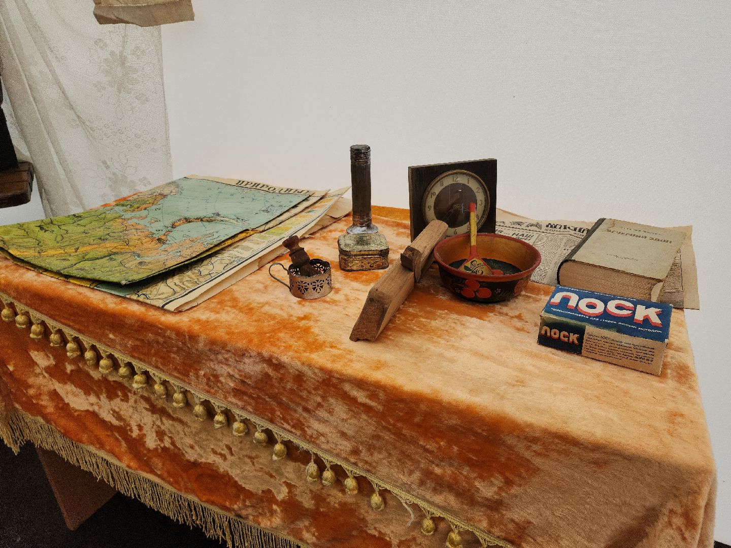 Кашира, городской парк, день народного единства, выставка, предметы быта, антиквариат, старинные вещи, прялка, патефон,