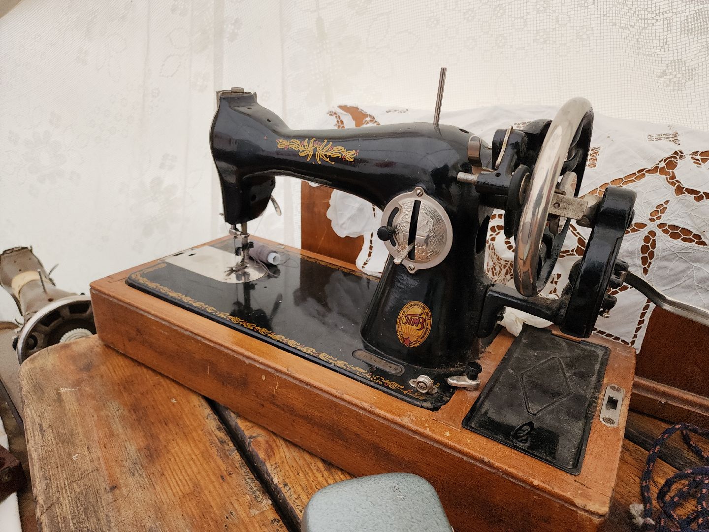 Кашира, городской парк, день народного единства, выставка, предметы быта, антиквариат, старинные вещи, прялка, патефон,