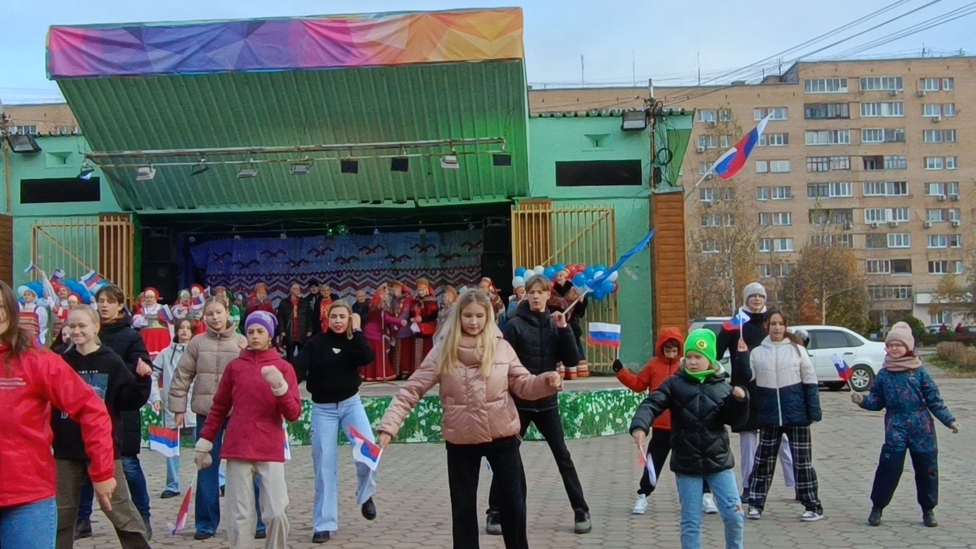 флешмоб, парк, день народного единства,