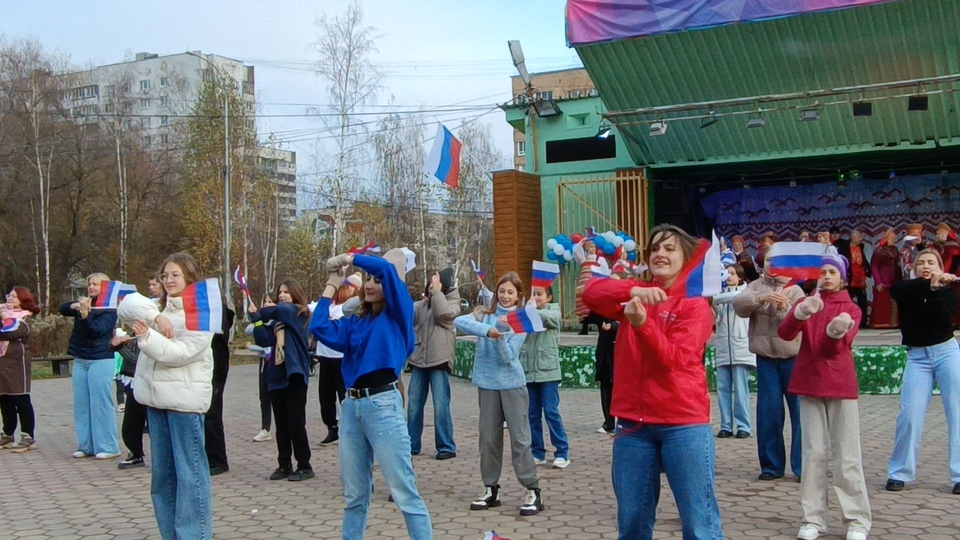флешмоб, парк, день народного единства,
