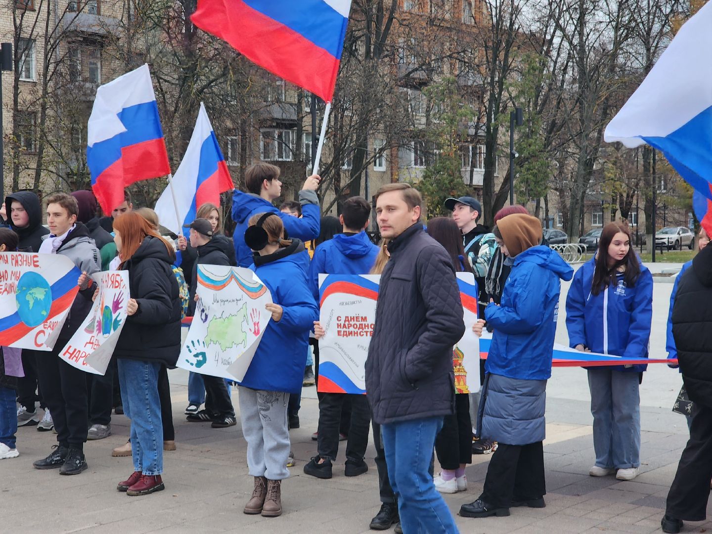Молодая гвардия, МГЕР, Балакшин, Единство народа, акция,