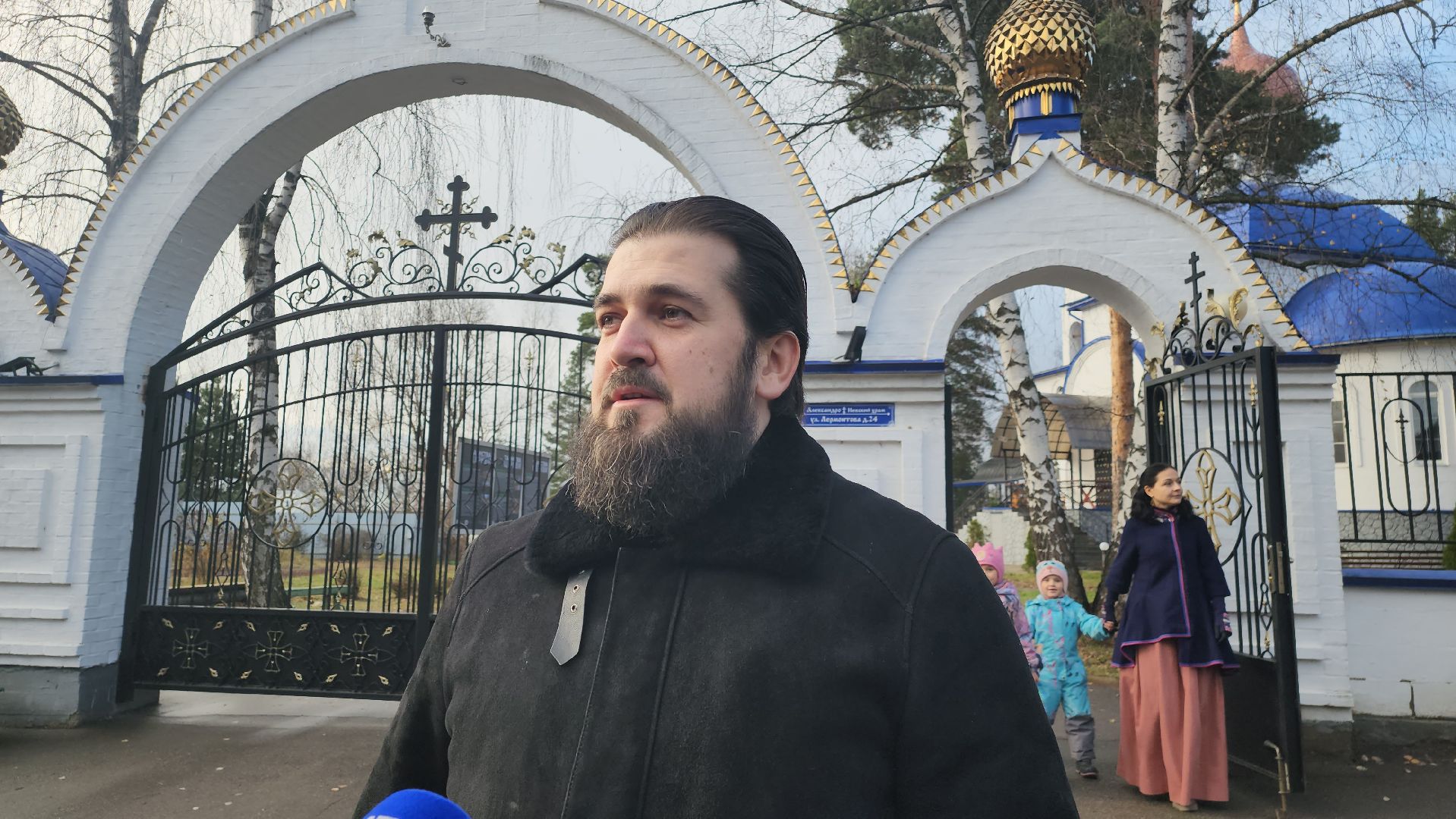 красноармейск, Городской округ Пушкинский, Автобус, люди, общество, храм,