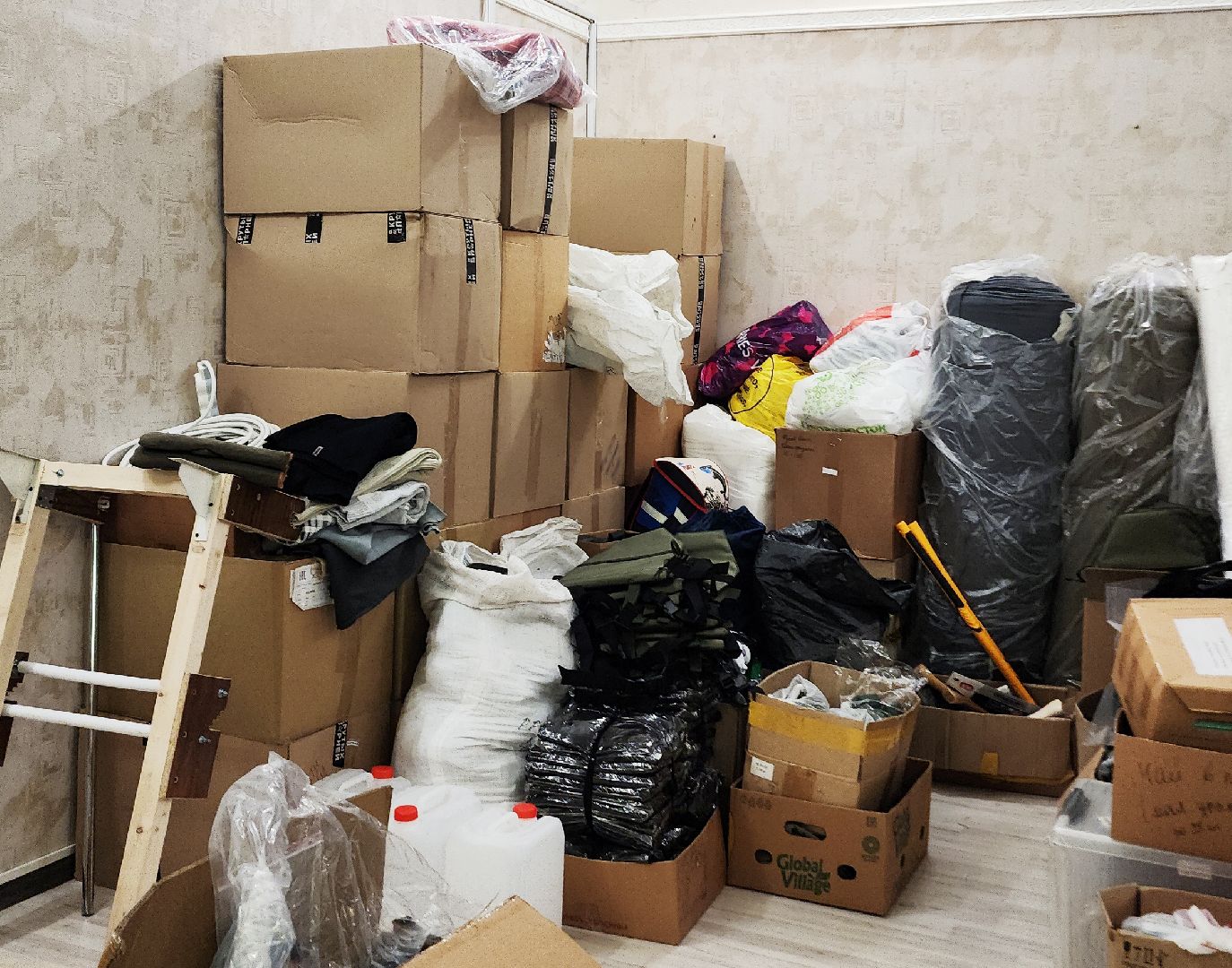 благотворительность, благотворители, благотворительая акция, волонтер, волонтеры, волонтерство, электросталь, сво, своих не бросаем, доброволец, добровольцы, пункт помощи людям,