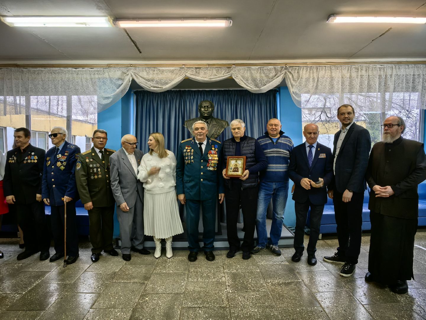 бюст, открытие, школа, отряд Альфа,