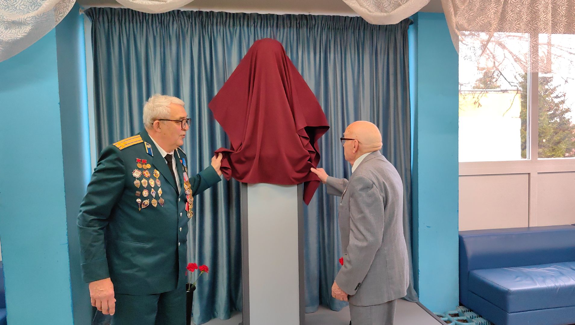 бюст, открытие, школа, отряд Альфа,