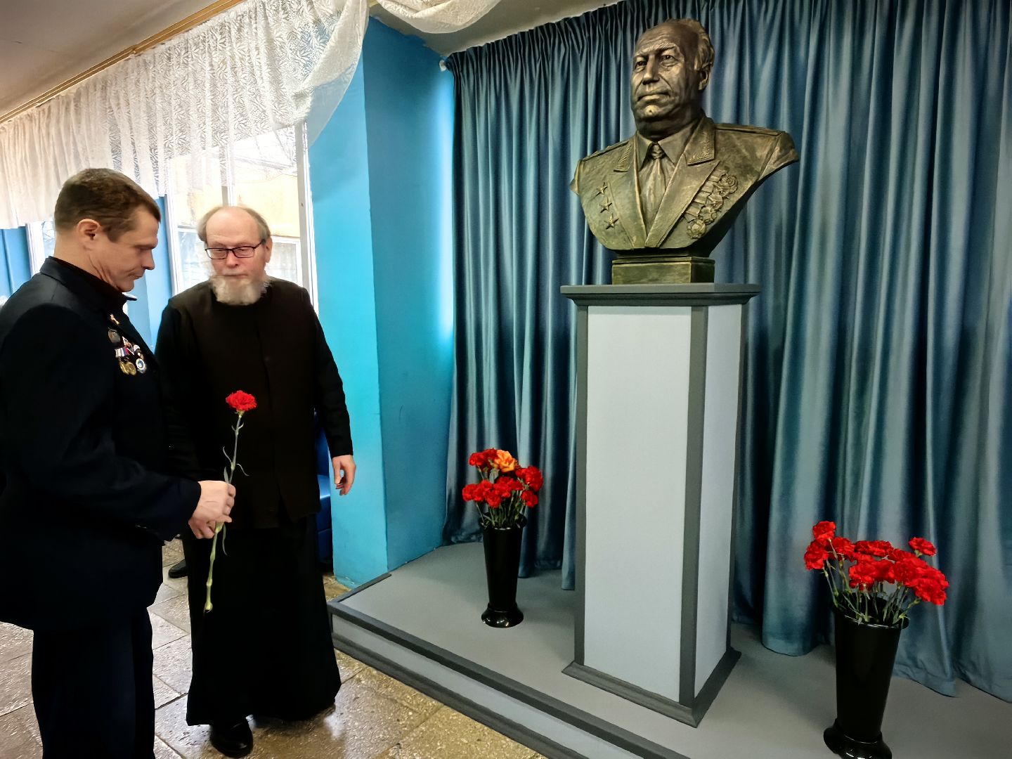 бюст, открытие, школа, отряд Альфа,