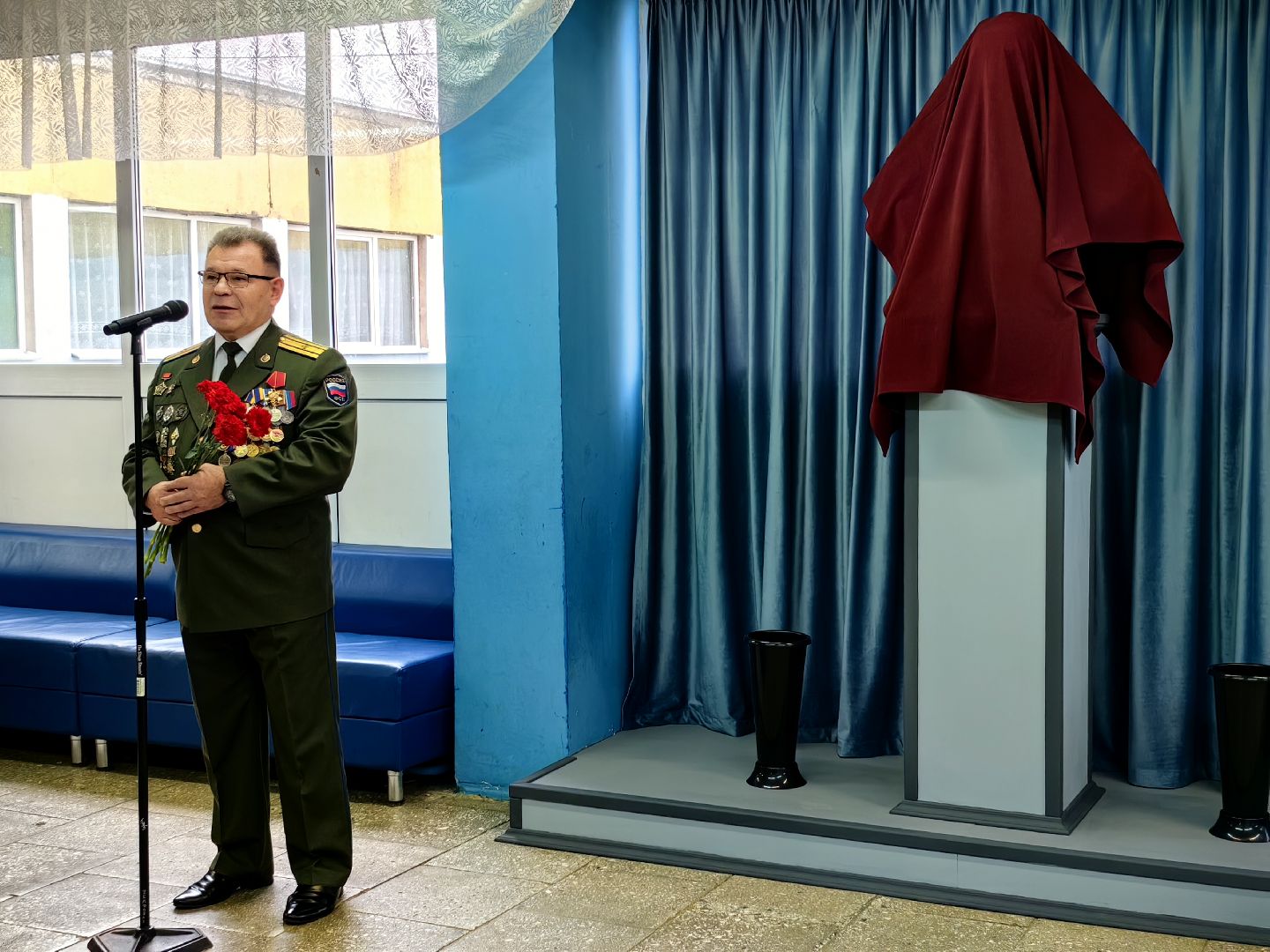 бюст, открытие, школа, отряд Альфа,