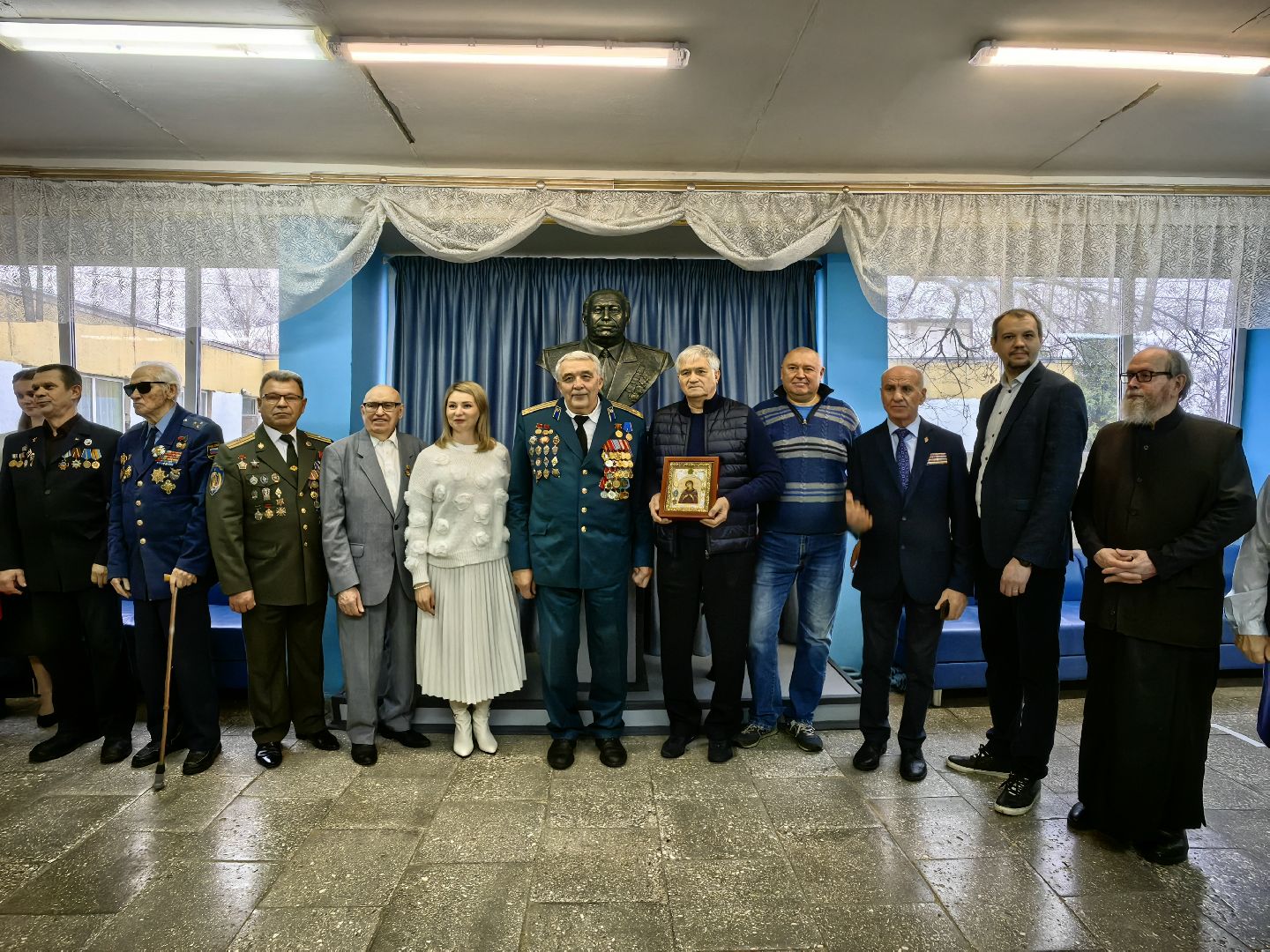 бюст, открытие, школа, отряд Альфа,