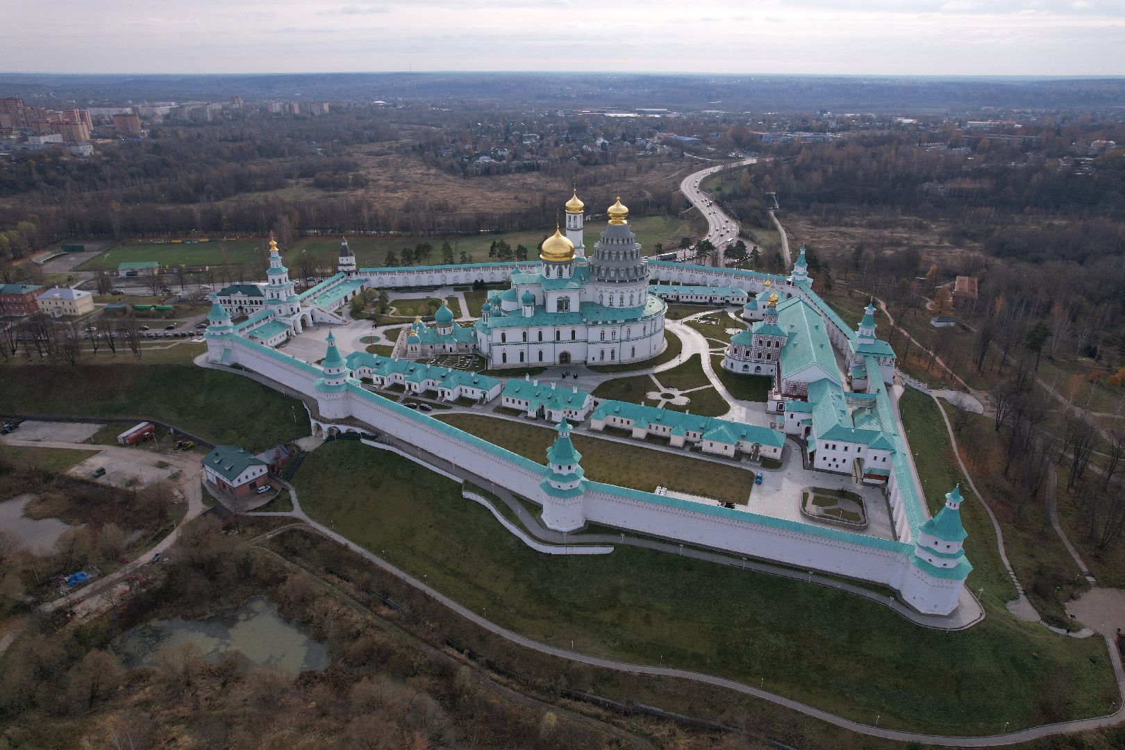 видео с коптера, Истра, монастырь,