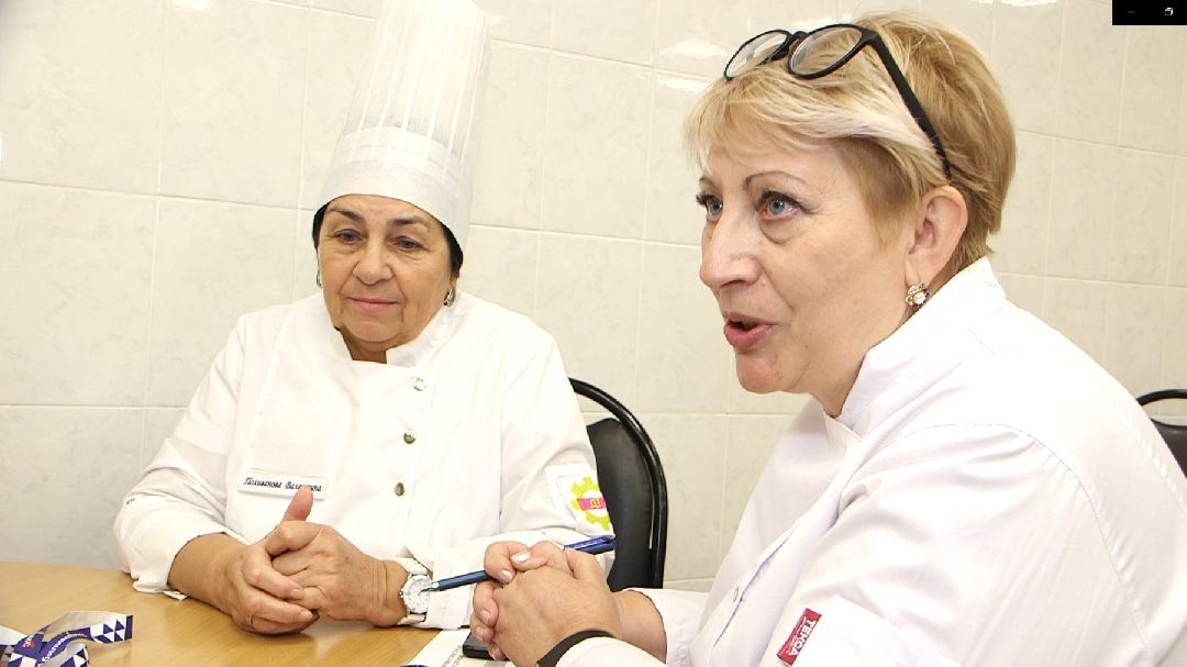 Дмитров, общество