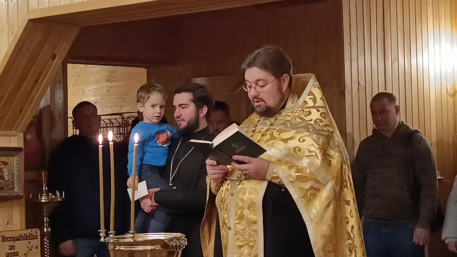 волонтеры, храм, гуманитарная помощь,