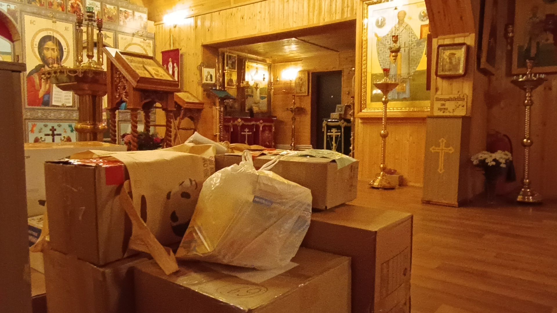 волонтеры, храм, гуманитарная помощь,