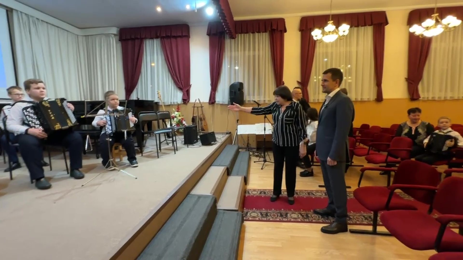 Реутов, музыкальная школа, инструменты, фортепиано, аккордеон, аян, саксофон,