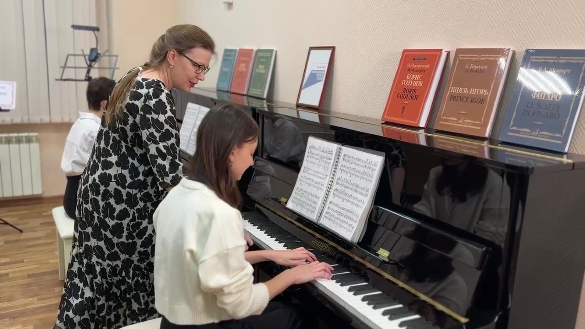 Реутов, музыкальная школа, инструменты, фортепиано, аккордеон, аян, саксофон,